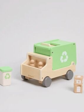 KiwiCo Brand New Wooden Green Recycling Truck Toy, Original Packaging